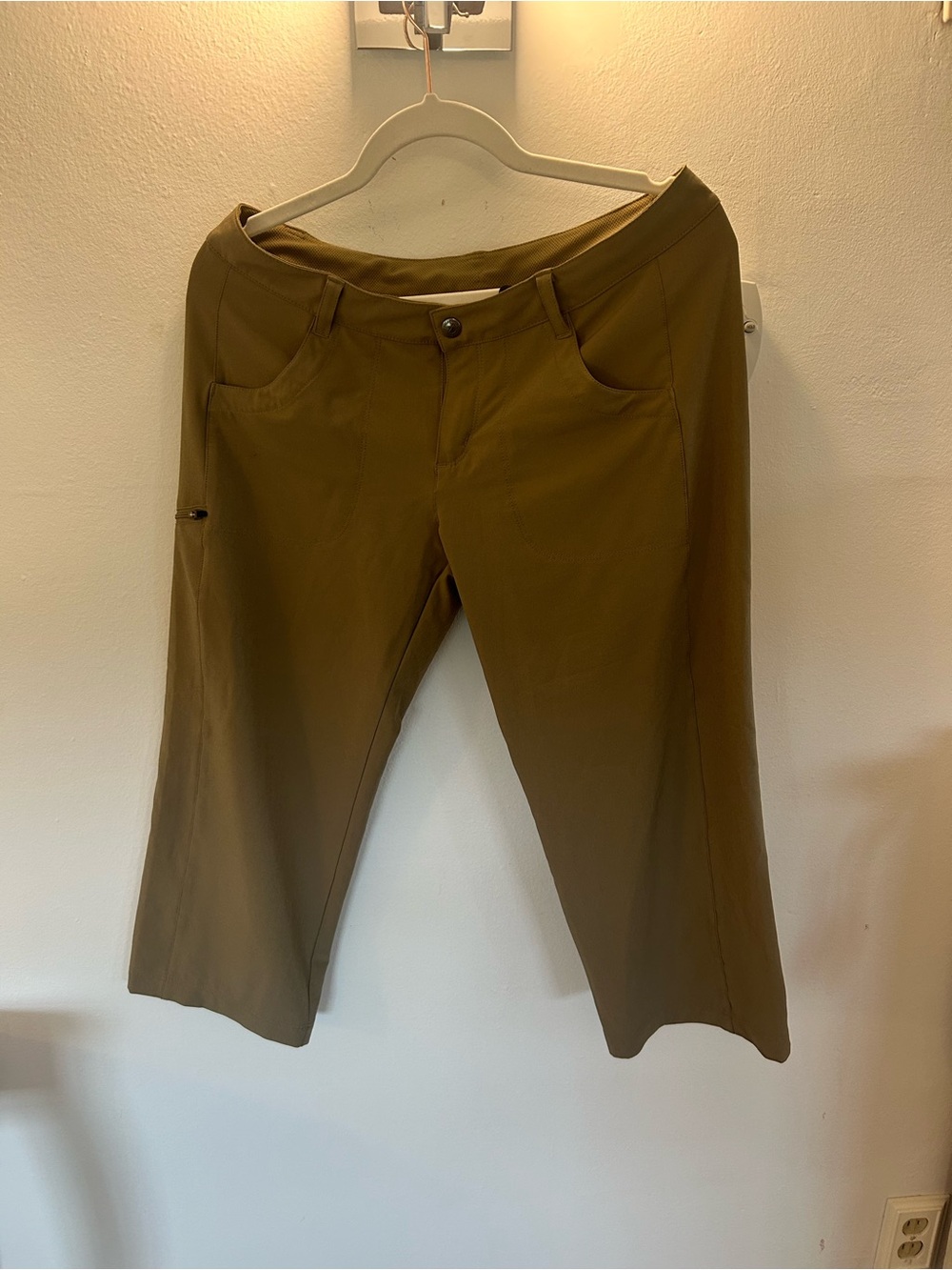 Women’s Happy Hike Capris in Ash Tan